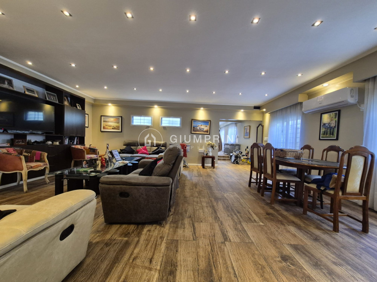 Casa ID.1099 - Alquiler 3 viviendas 6 Dormitorios Y 4 Baños - Patio - Parrillero + Barbacoa - Brazo Oriental