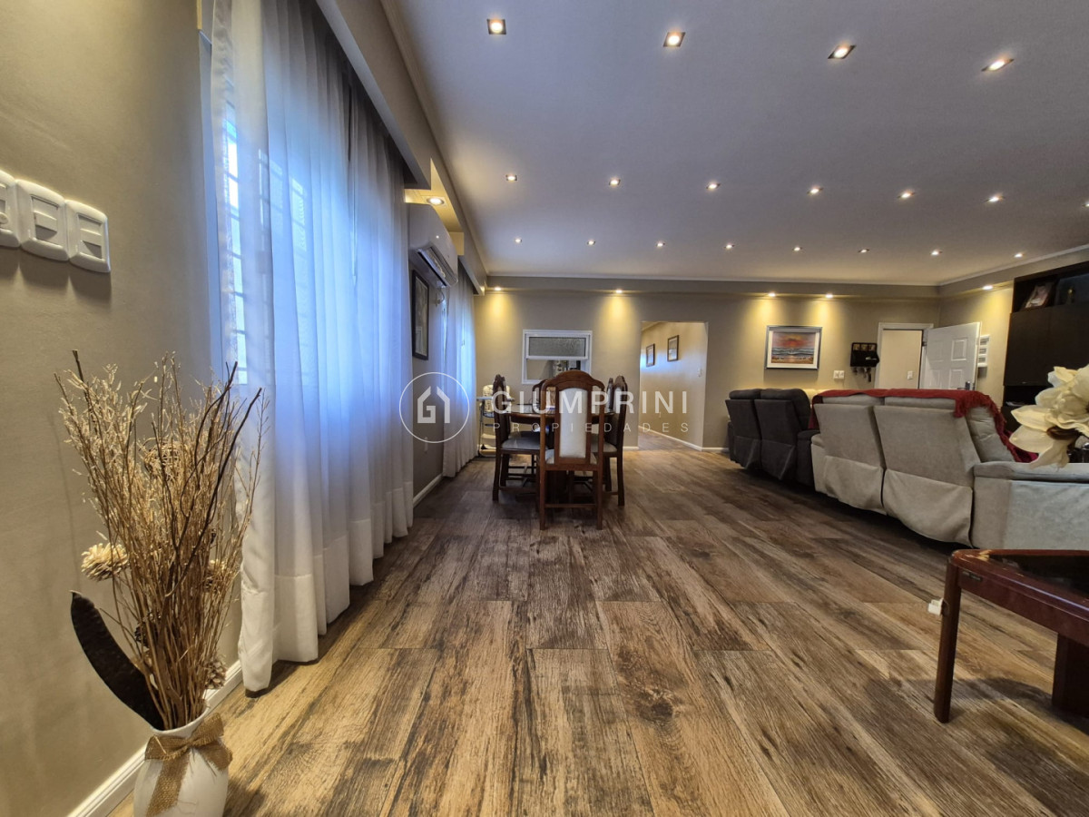 Casa ID.1099 - Alquiler 3 viviendas 6 Dormitorios Y 4 Baños - Patio - Parrillero + Barbacoa - Brazo Oriental