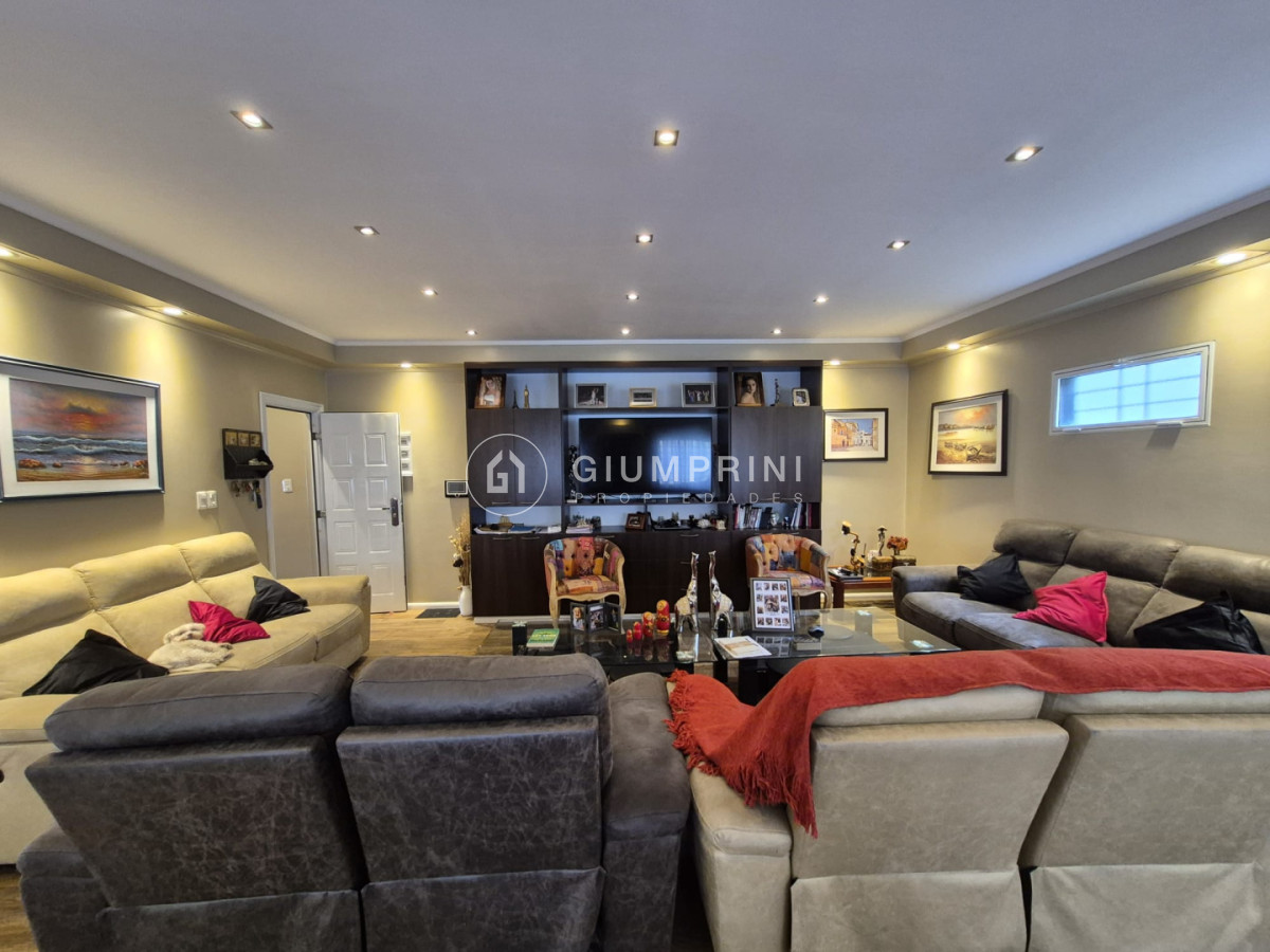 Casa ID.1099 - Alquiler 3 viviendas 6 Dormitorios Y 4 Baños - Patio - Parrillero + Barbacoa - Brazo Oriental