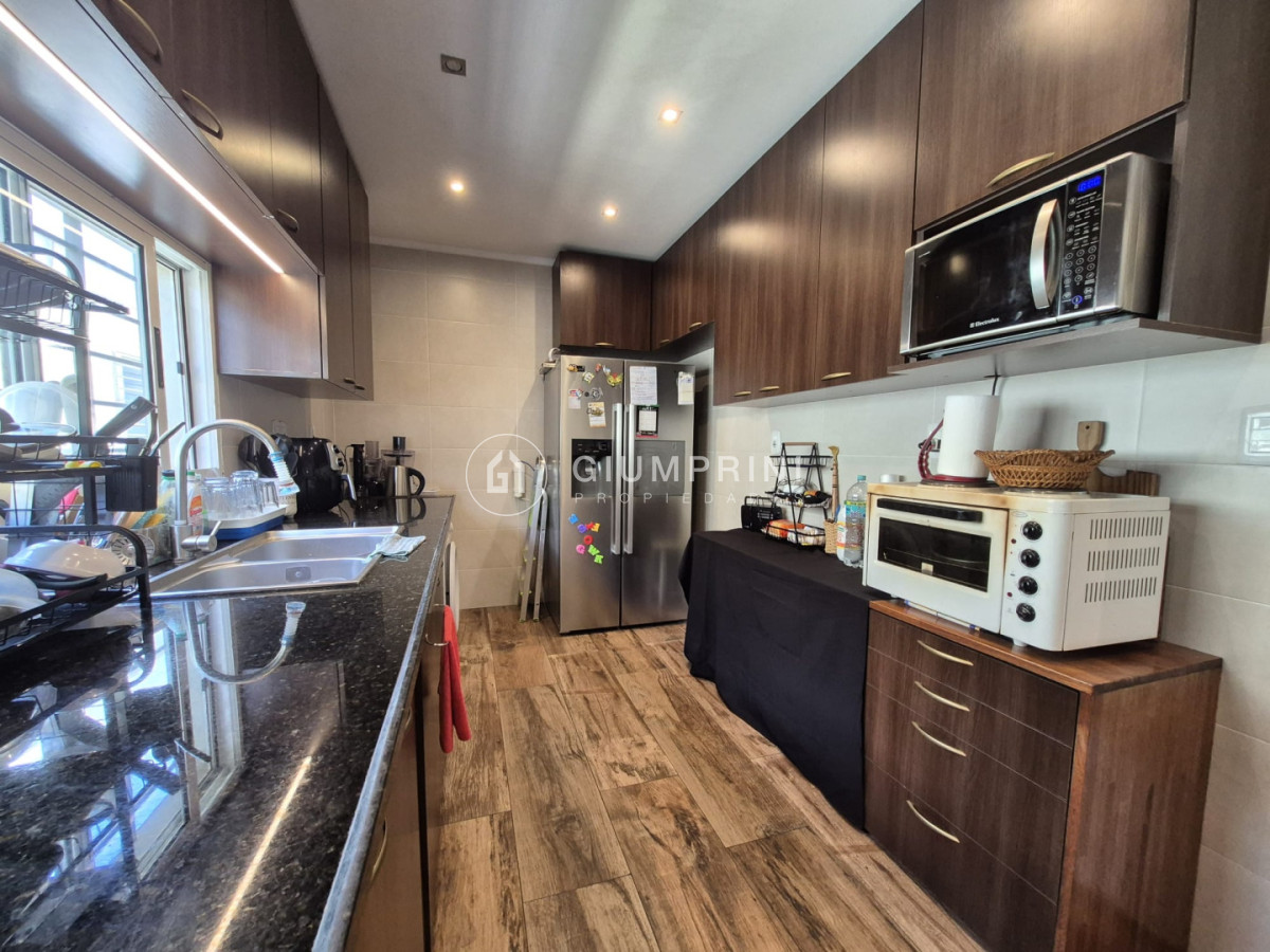 Casa ID.1099 - Alquiler 3 viviendas 6 Dormitorios Y 4 Baños - Patio - Parrillero + Barbacoa - Brazo Oriental