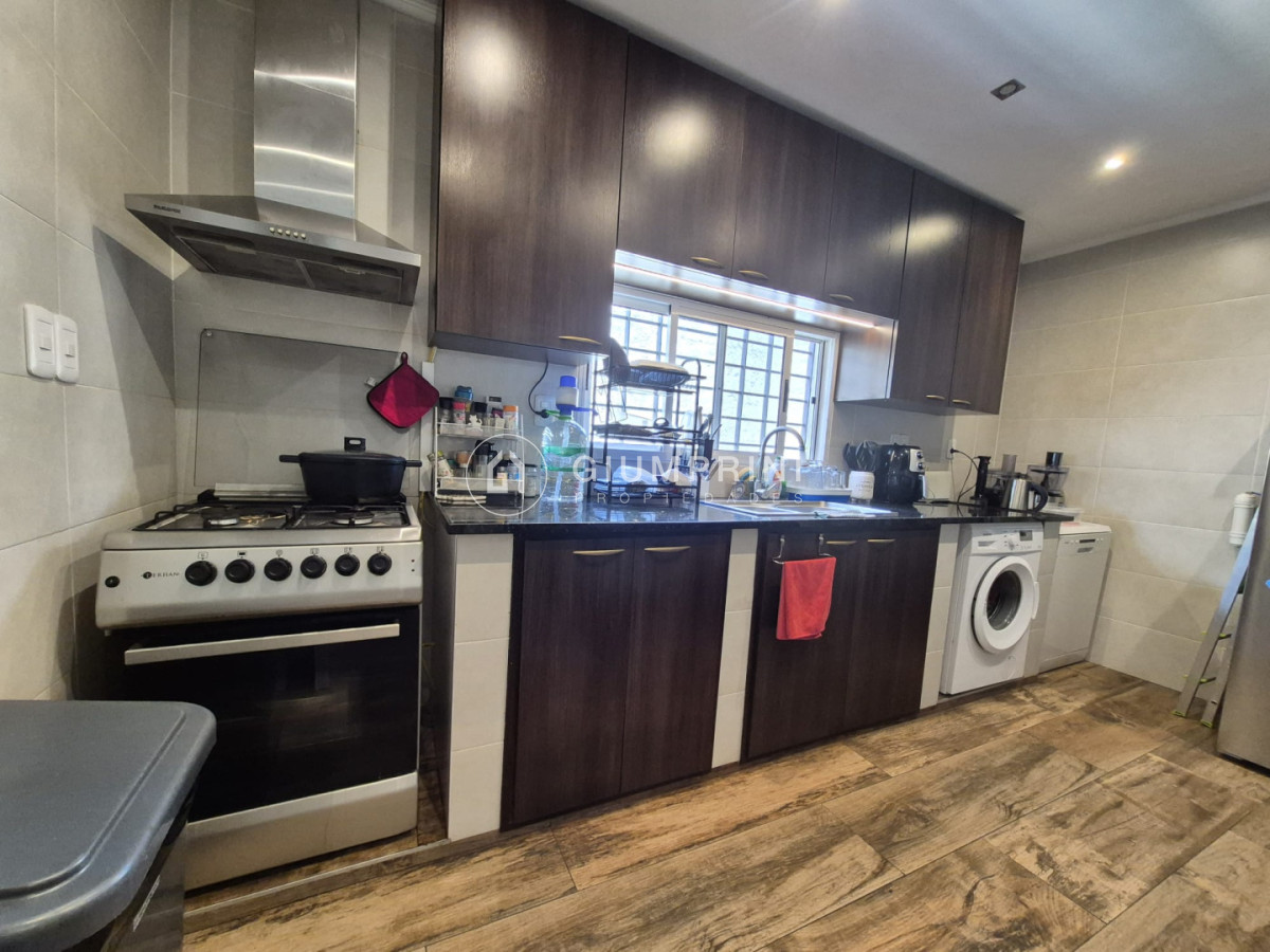 Casa ID.1099 - Alquiler 3 viviendas 6 Dormitorios Y 4 Baños - Patio - Parrillero + Barbacoa - Brazo Oriental