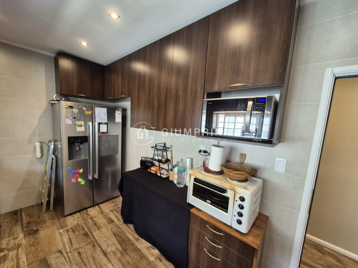 Casa ID.1099 - Alquiler 3 viviendas 6 Dormitorios Y 4 Baños - Patio - Parrillero + Barbacoa - Brazo Oriental