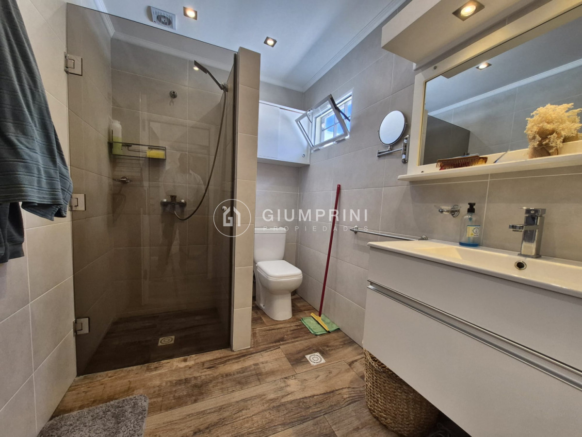 Casa ID.1099 - Alquiler 3 viviendas 6 Dormitorios Y 4 Baños - Patio - Parrillero + Barbacoa - Brazo Oriental