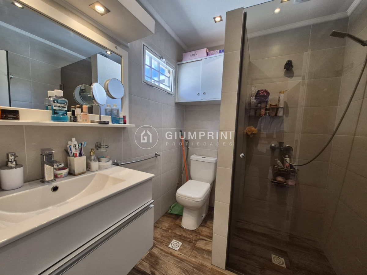 Casa ID.1099 - Alquiler 3 viviendas 6 Dormitorios Y 4 Baños - Patio - Parrillero + Barbacoa - Brazo Oriental