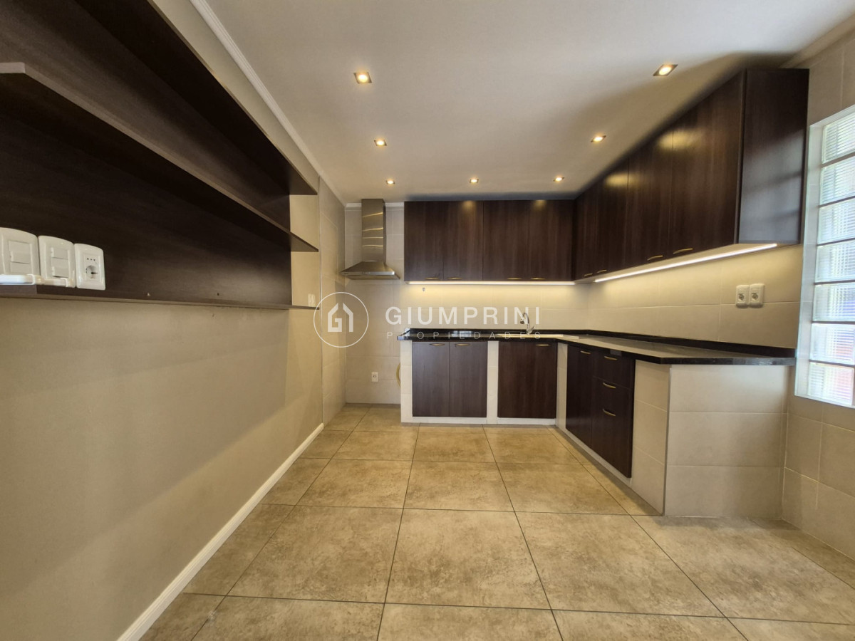 Casa ID.1099 - Alquiler 3 viviendas 6 Dormitorios Y 4 Baños - Patio - Parrillero + Barbacoa - Brazo Oriental