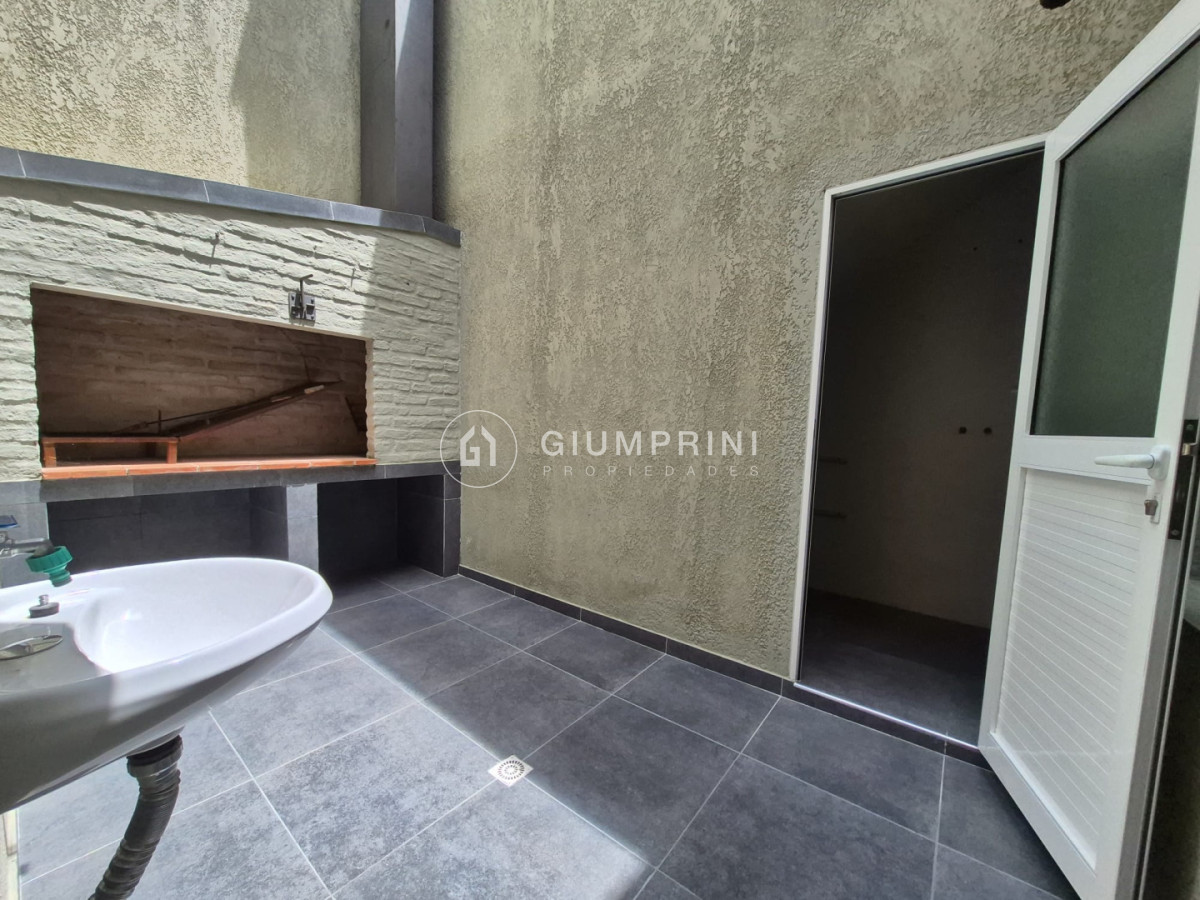 Casa ID.1099 - Alquiler 3 viviendas 6 Dormitorios Y 4 Baños - Patio - Parrillero + Barbacoa - Brazo Oriental