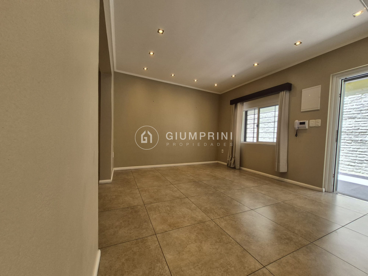 Casa ID.1099 - Alquiler 3 viviendas 6 Dormitorios Y 4 Baños - Patio - Parrillero + Barbacoa - Brazo Oriental