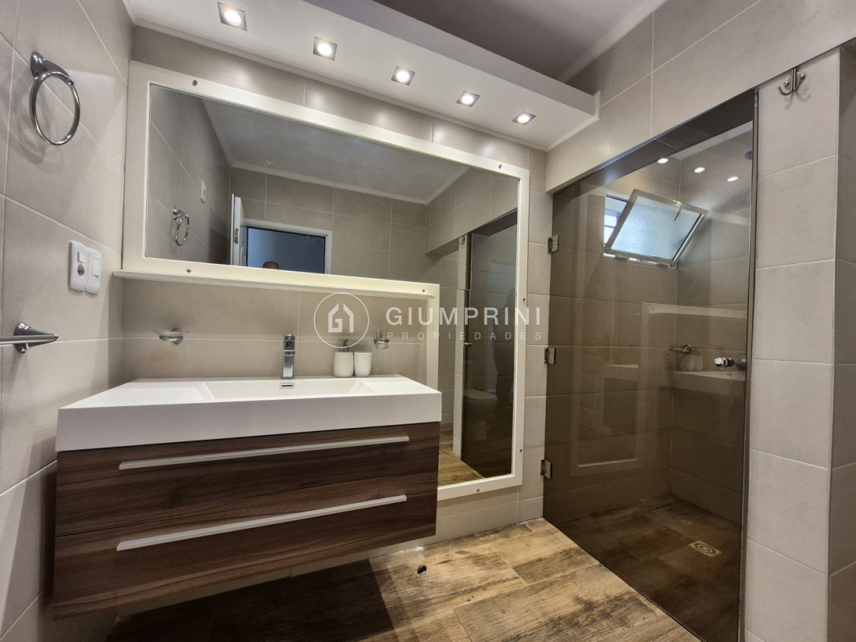 Casa ID.1099 - Alquiler 3 viviendas 6 Dormitorios Y 4 Baños - Patio - Parrillero + Barbacoa - Brazo Oriental