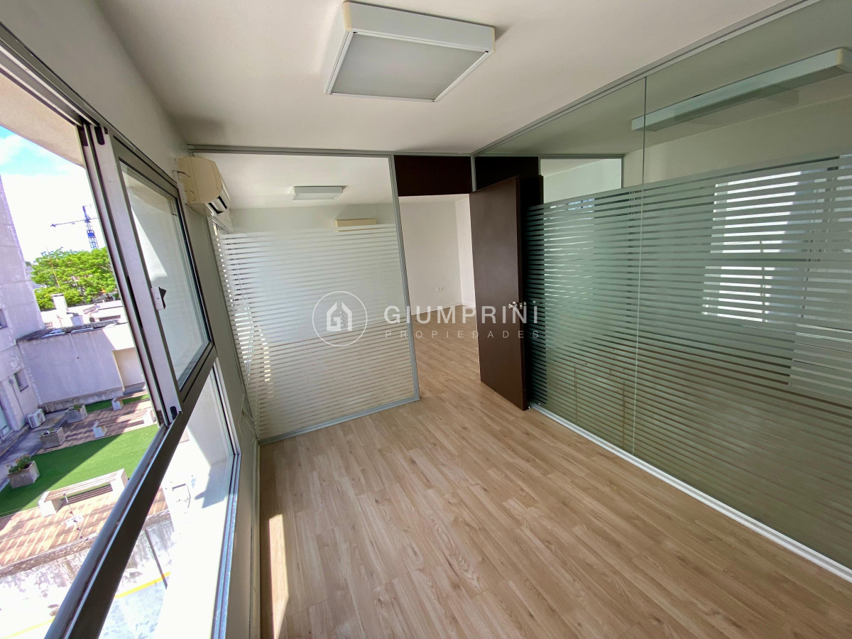 Oficina ID.1035 - Alquiler Oficina - Pocitos Nuevo - World Trade Center