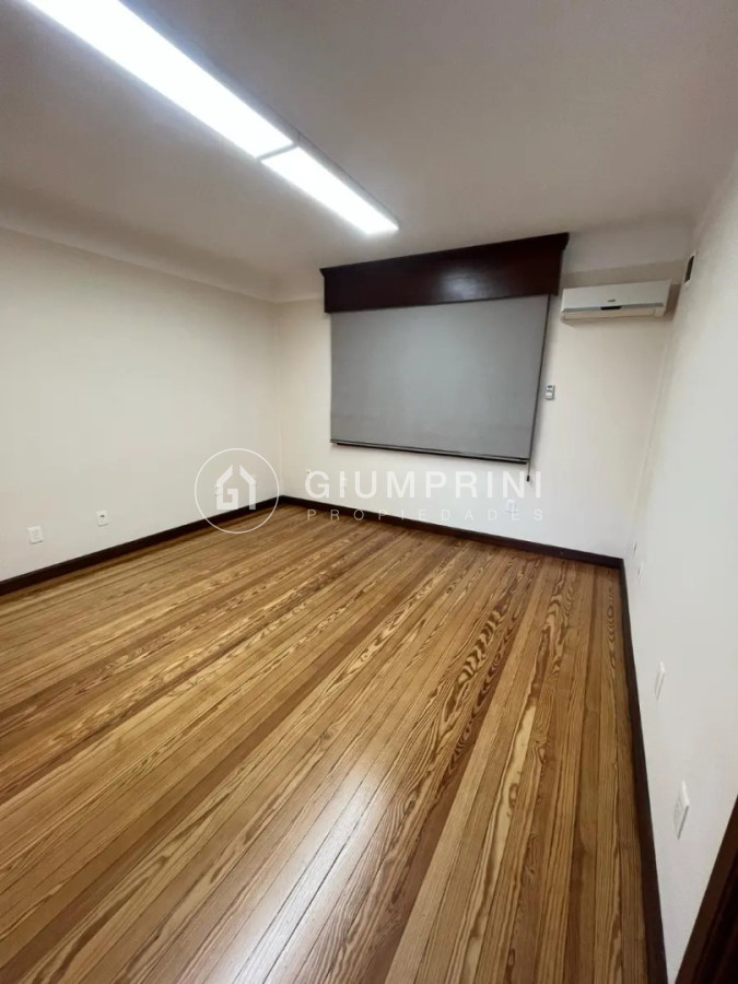 Oficina ID.1246 - Alquiler de Oficina en Ciudad Vieja - Edificio Centenario