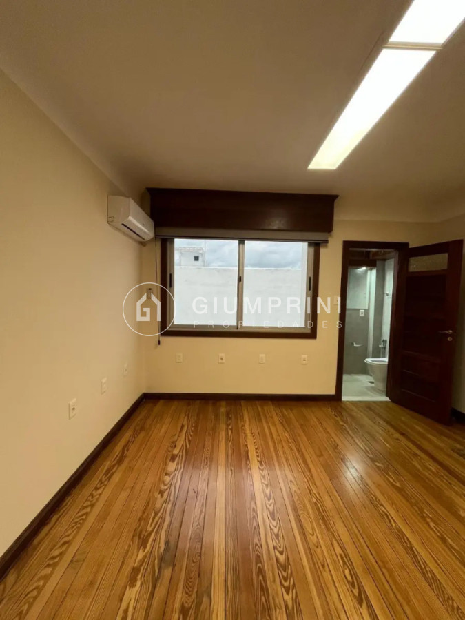 Oficina ID.1246 - Alquiler de Oficina en Ciudad Vieja - Edificio Centenario