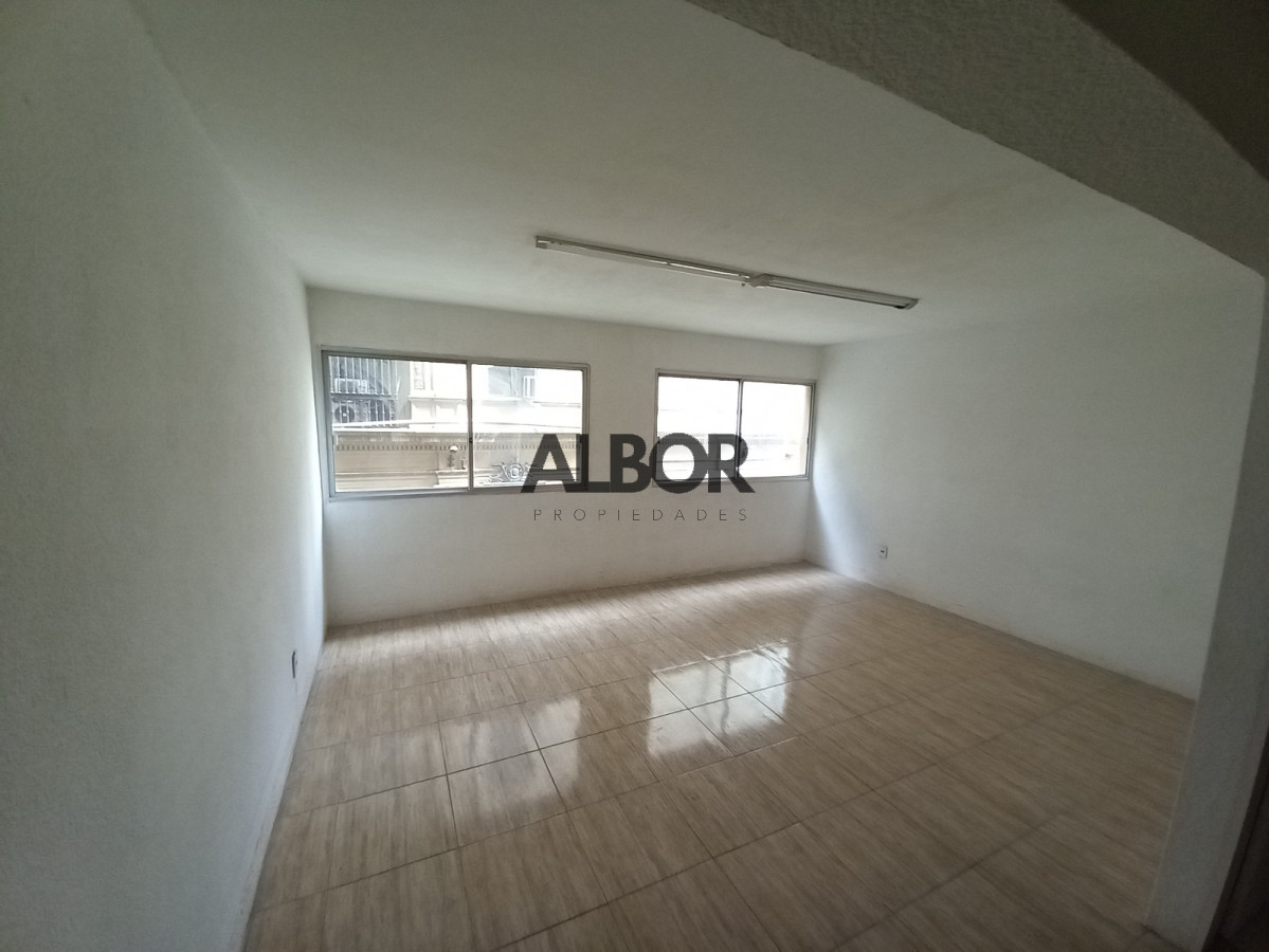 Apartamento ID.803 - Alquiler Amplio  Monoambiente con cocina definida en Centro - Zona de facultades