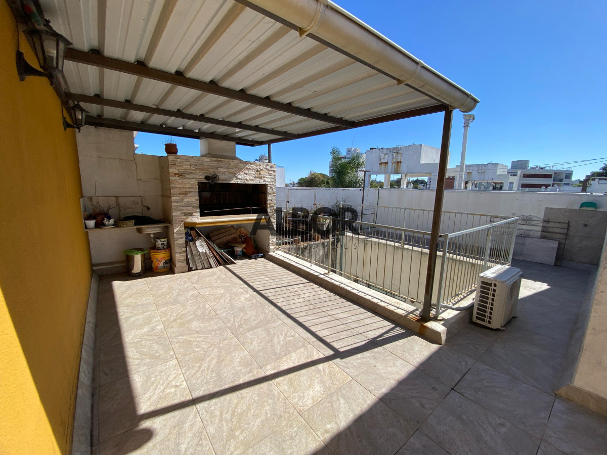 Apartamento ID.565 - Alquiler Apto 3 Dormitorios + Terraza con Parillero de uso exclusivo + SIN GASTOS COMUNES - Malvín 