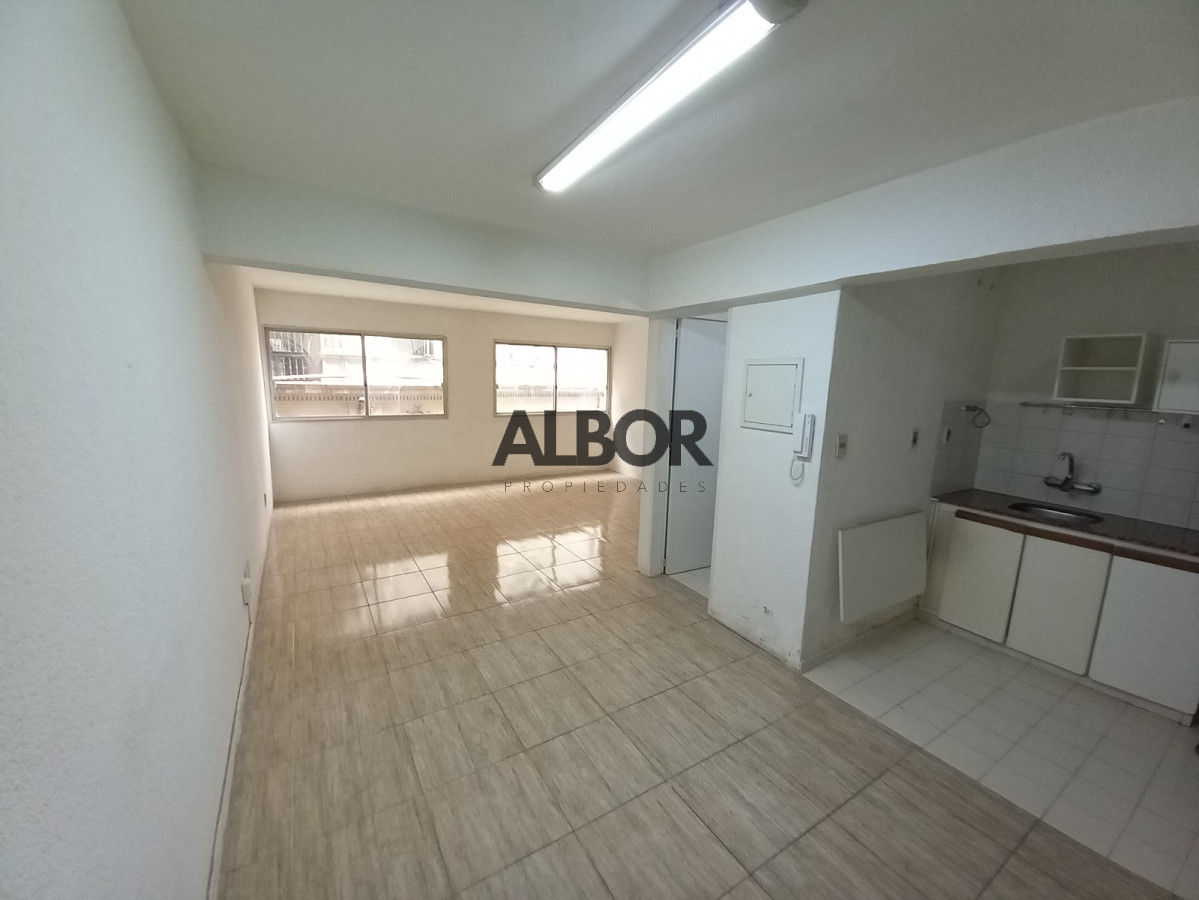 Apartamento ID.803 - Alquiler Amplio  Monoambiente con cocina definida en Centro - Zona de facultades