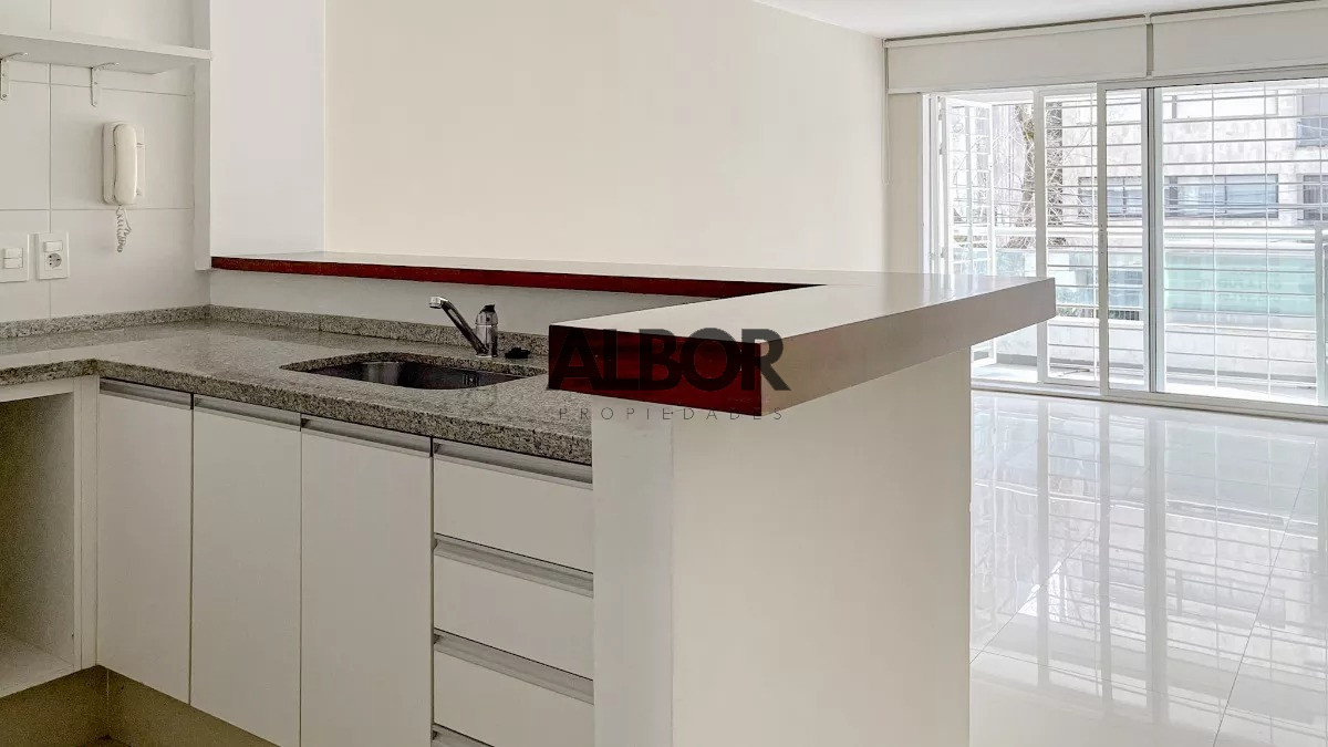 Apartamento ID.75 - Alquiler Apartamento 1 Dormitorio Con Patio - Villa Biarritz