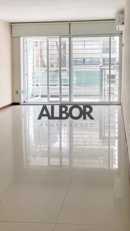 Apartamento ID.75 - Alquiler Apartamento 1 Dormitorio Con Patio - Villa Biarritz