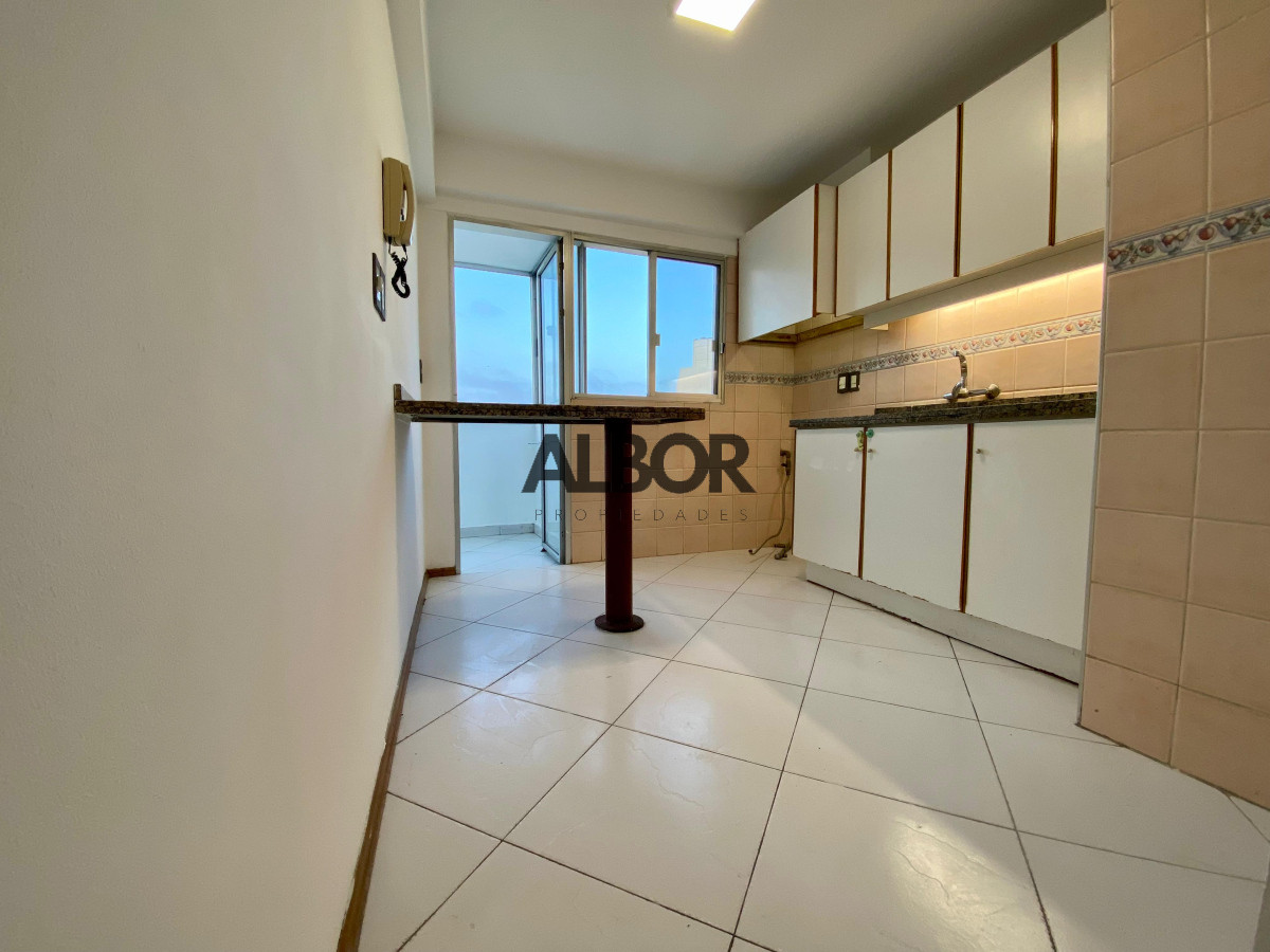 Apartamento ID.443 - Alquiler Apartamento 3 Dormitorios + Garage - Malvin