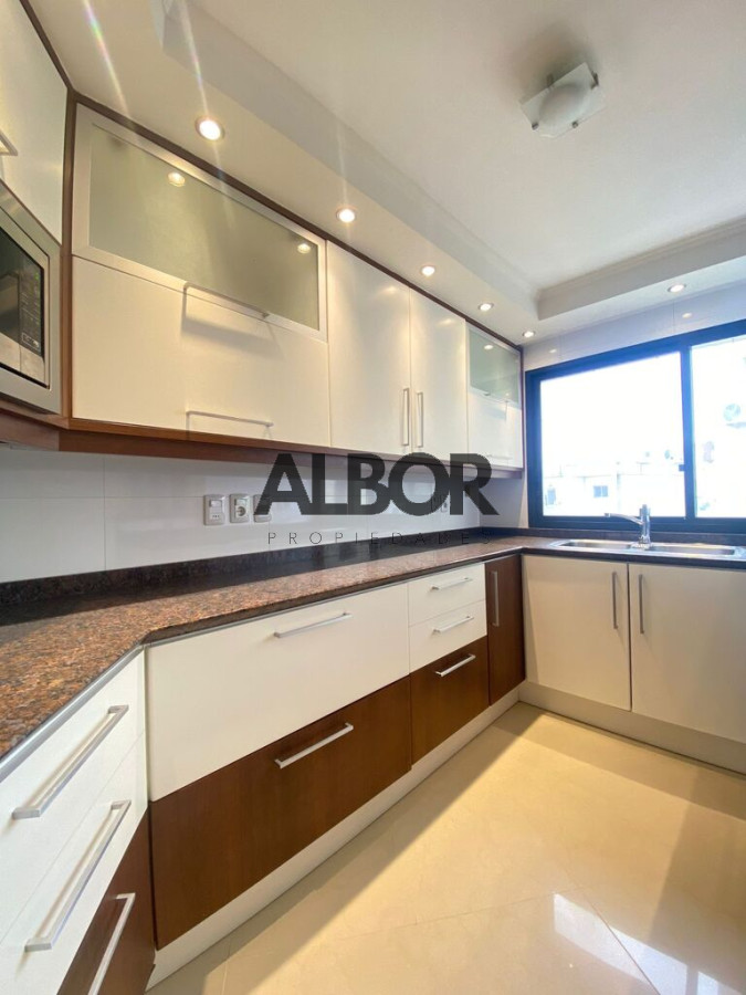 Apartamento ID.245 - Alquiler Apartamento 3 dormitorios - Punta Carretas