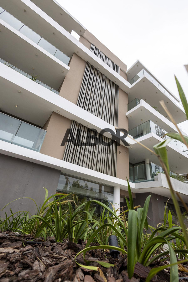 Apartamento ID.466 - Alquiler Apartamento 2 Dormitorios Con Garage en Carrasco - Barrio Parque - Alive Residence