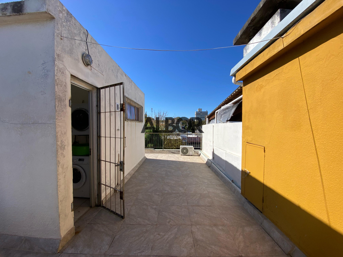 Apartamento ID.565 - Alquiler Apto 3 Dormitorios + Terraza con Parillero de uso exclusivo + SIN GASTOS COMUNES - Malvín 