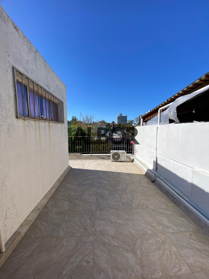 Apartamento ID.565 - Alquiler Apto 3 Dormitorios + Terraza con Parillero de uso exclusivo + SIN GASTOS COMUNES - Malvín 