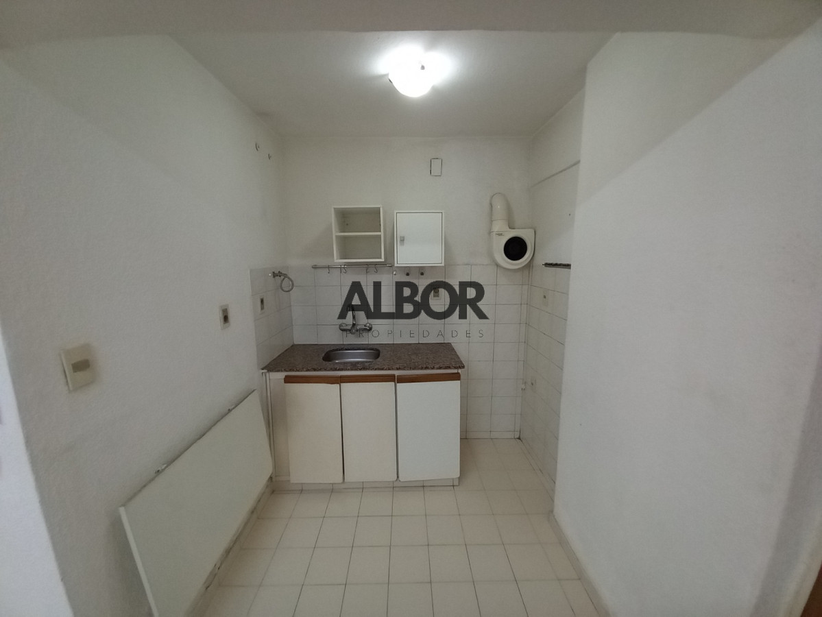 Apartamento ID.803 - Alquiler Amplio  Monoambiente con cocina definida en Centro - Zona de facultades