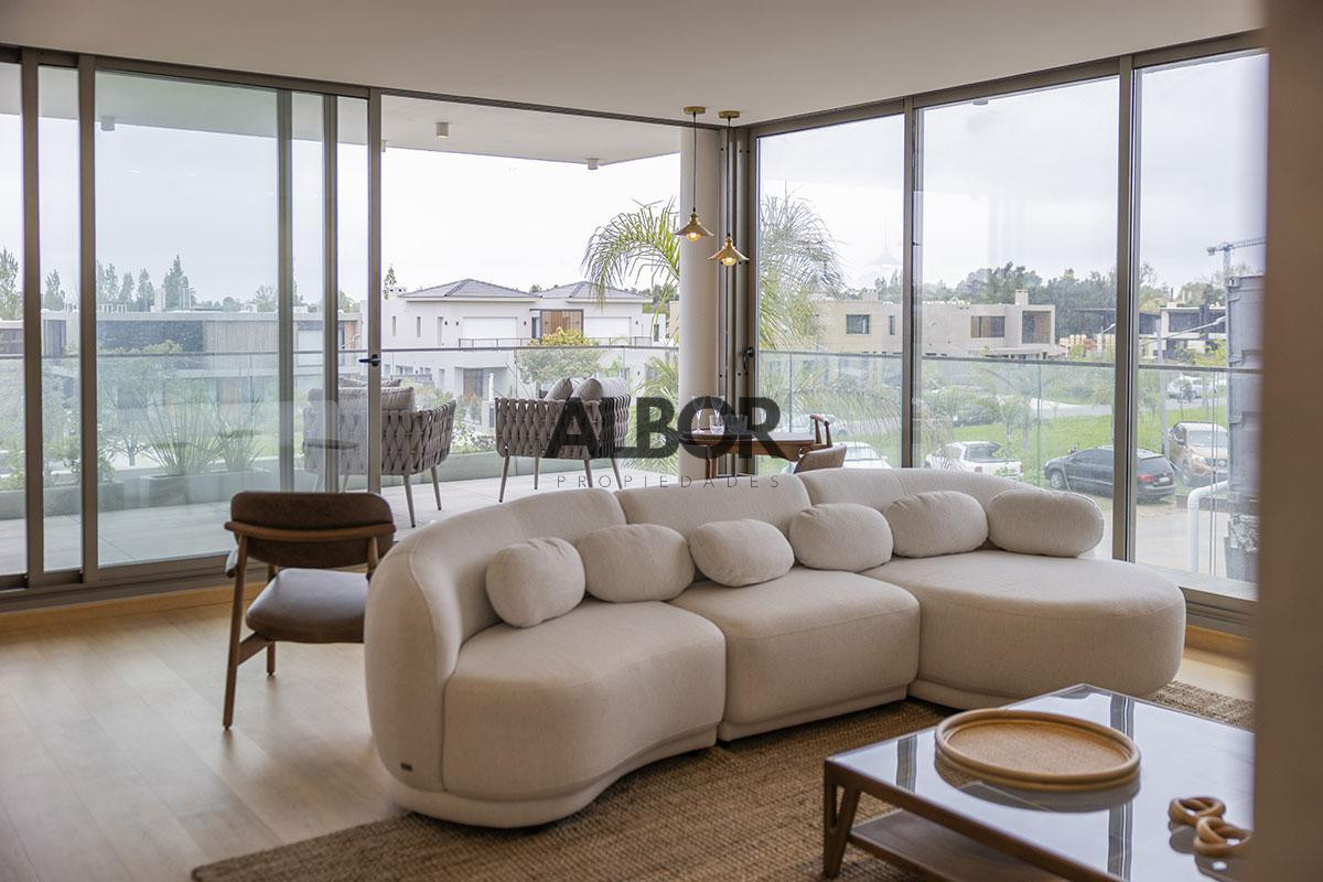 Apartamento ID.466 - Alquiler Apartamento 2 Dormitorios Con Garage en Carrasco - Barrio Parque - Alive Residence