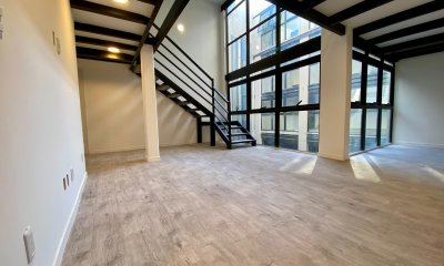 Venta Apartamento Loft 1 Dormitorio En Ciudad Vieja Edificio Alhambra