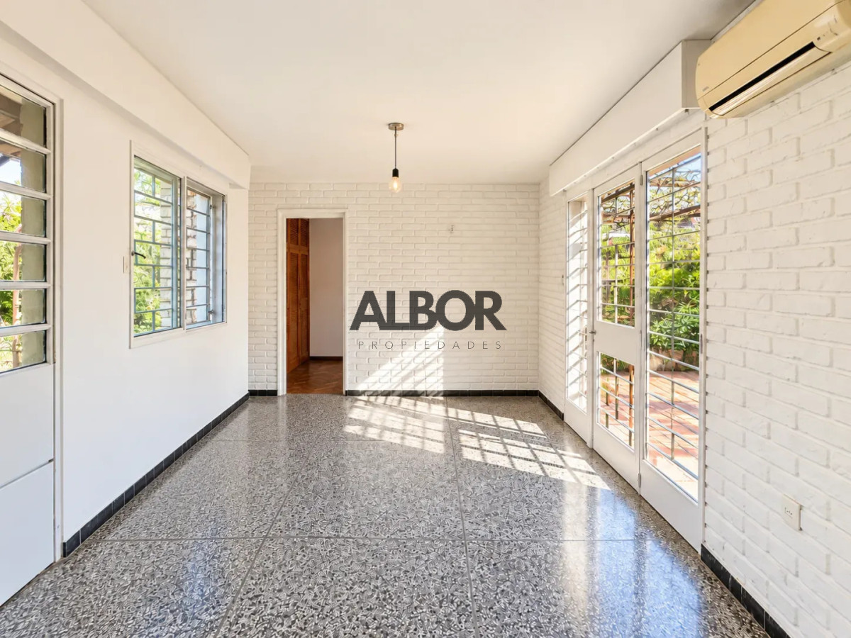 Casa ID.1467 - Alquiler casa 4 Dormitorios - Fondo - Garaje - Zona de colegios