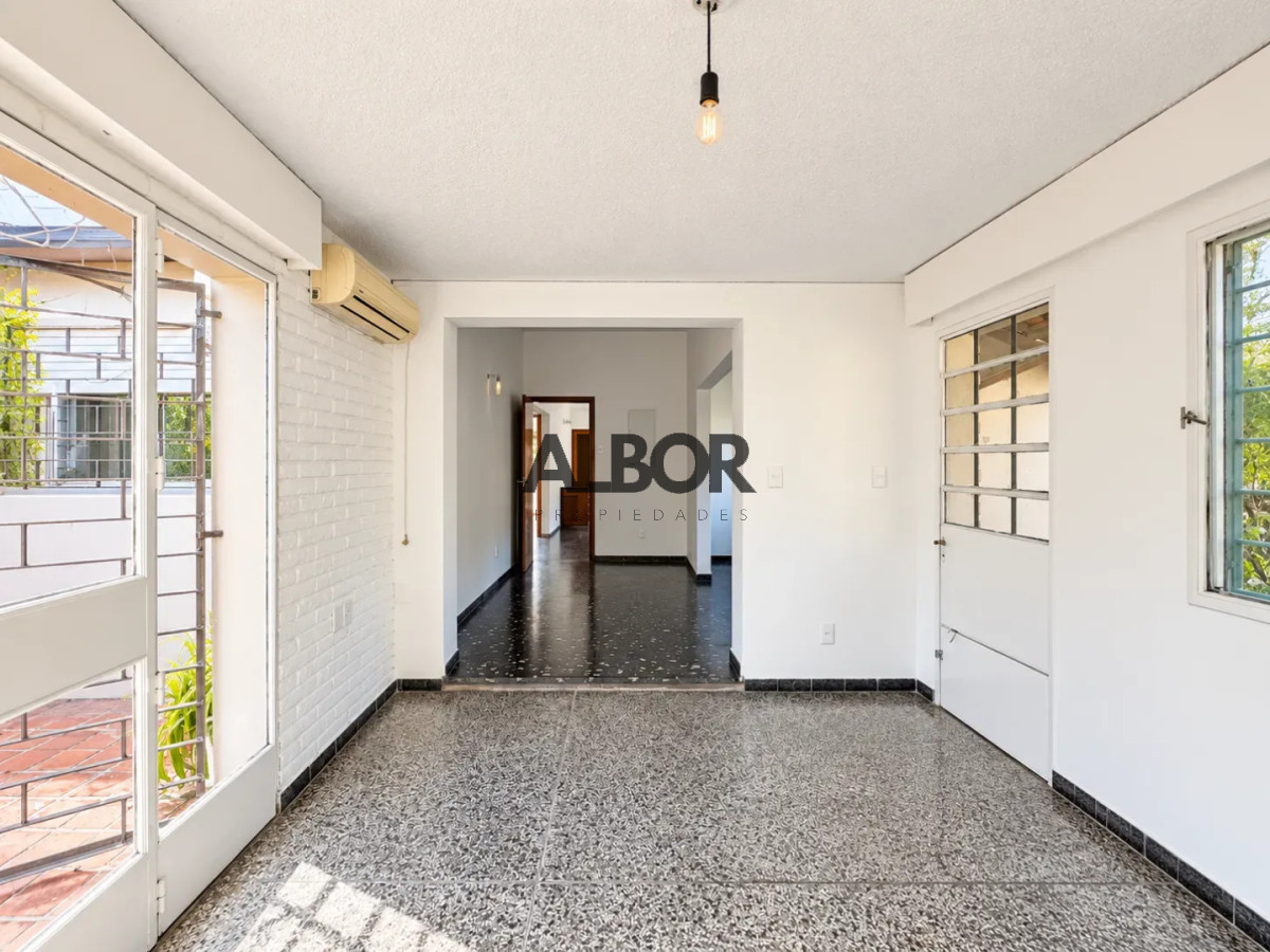 Casa ID.1467 - Alquiler casa 4 Dormitorios - Fondo - Garaje - Zona de colegios