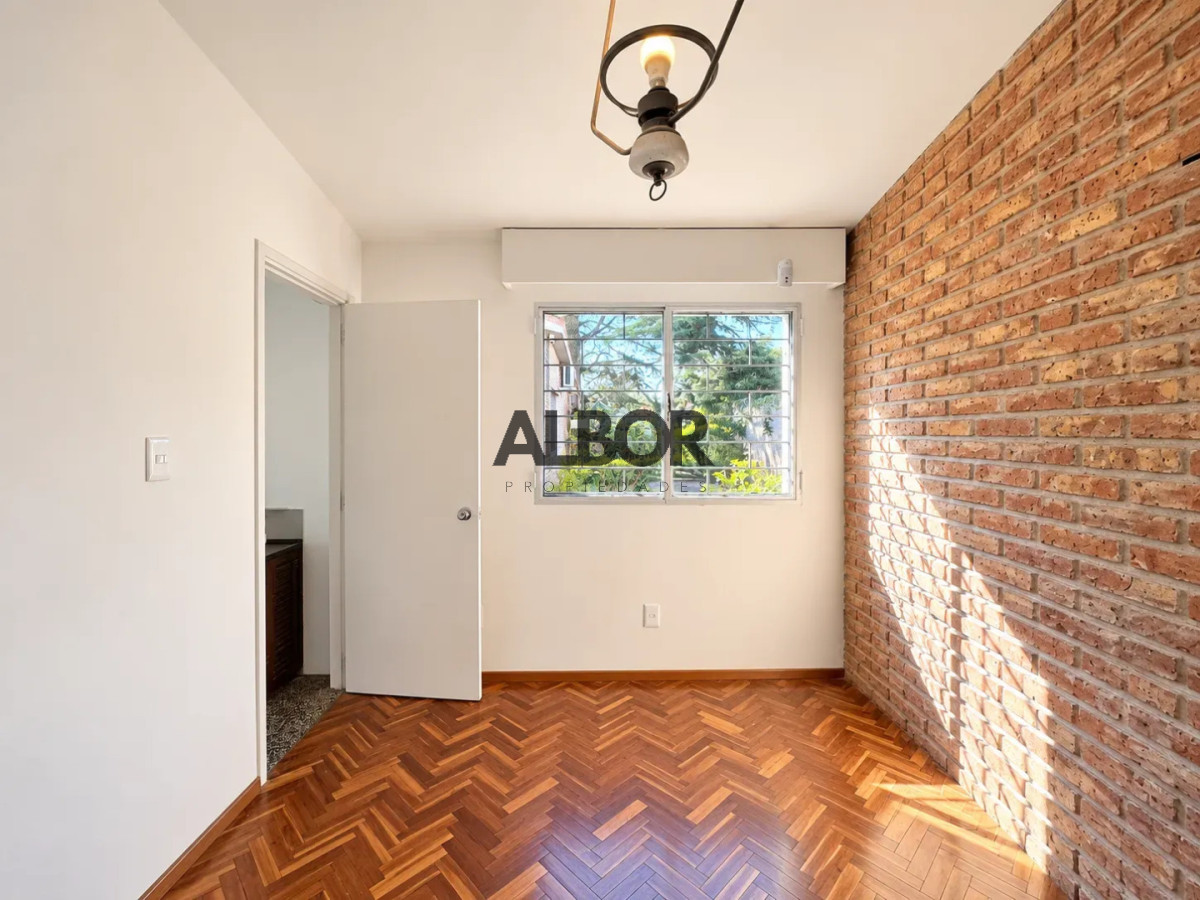 Casa ID.1467 - Alquiler casa 4 Dormitorios - Fondo - Garaje - Zona de colegios
