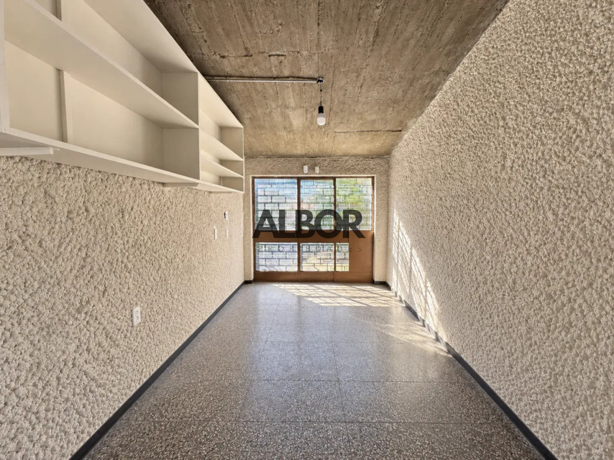 Casa ID.1467 - Alquiler casa 4 Dormitorios - Fondo - Garaje - Zona de colegios