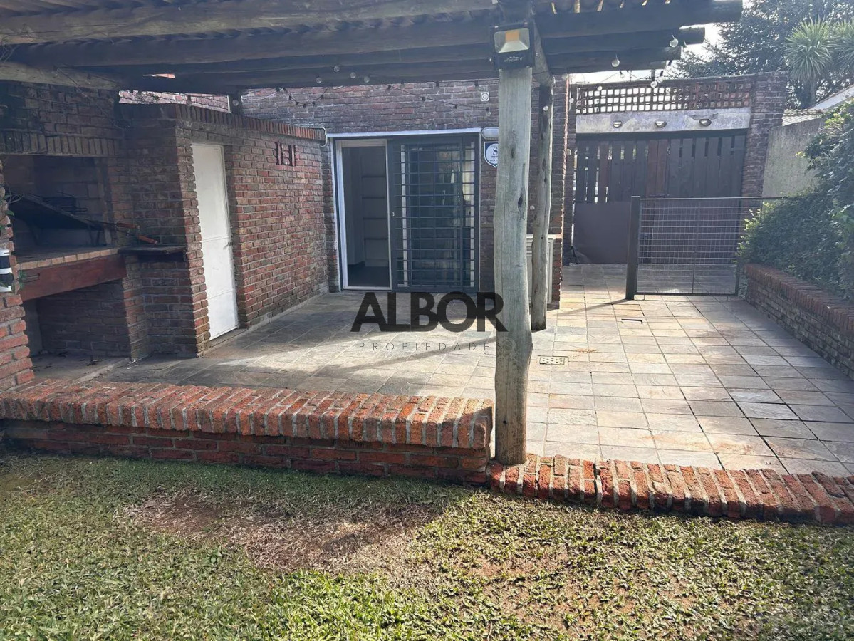 Casa ID.1468 - Alquiler Casa 2 Dormitorios - Carrasco Sur 