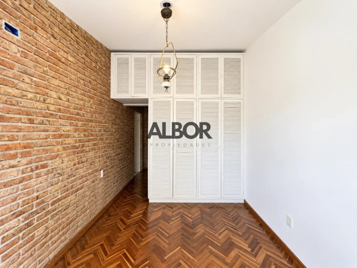 Casa ID.1467 - Alquiler casa 4 Dormitorios - Fondo - Garaje - Zona de colegios