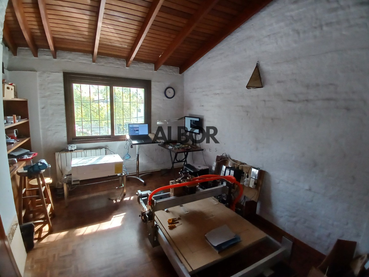 Casa ID.212 - Venta Casa Seis Dorms - Parque Batlle