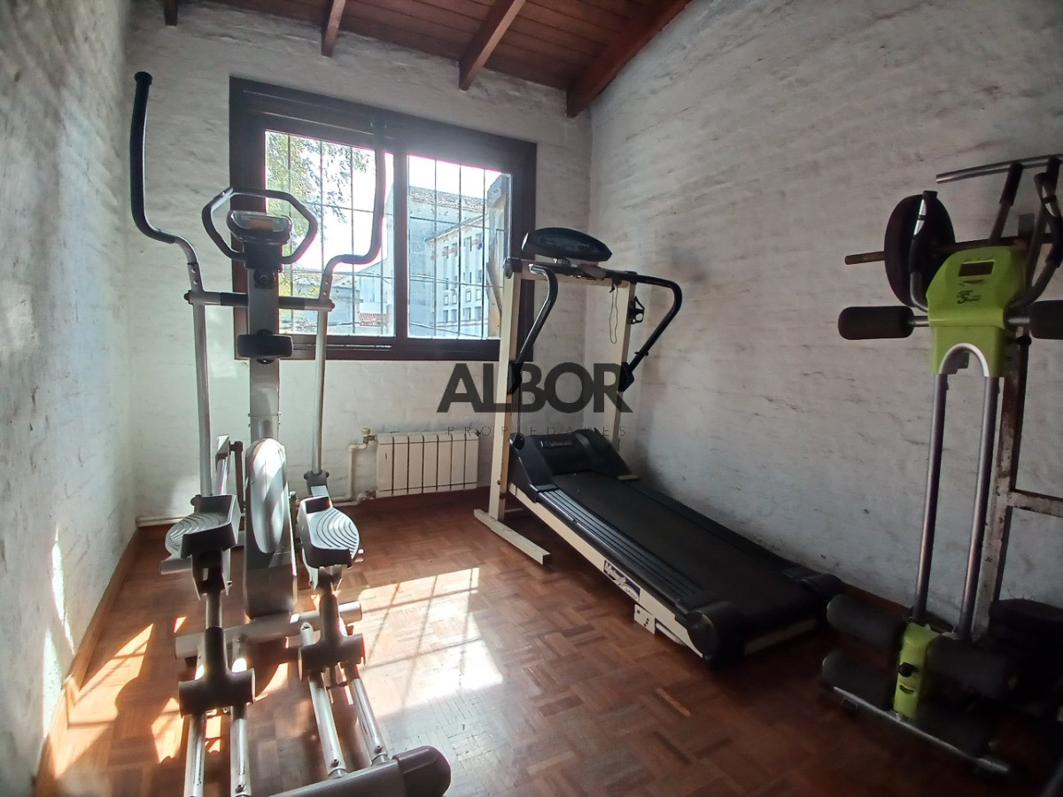 Casa ID.212 - Venta Casa Seis Dorms - Parque Batlle