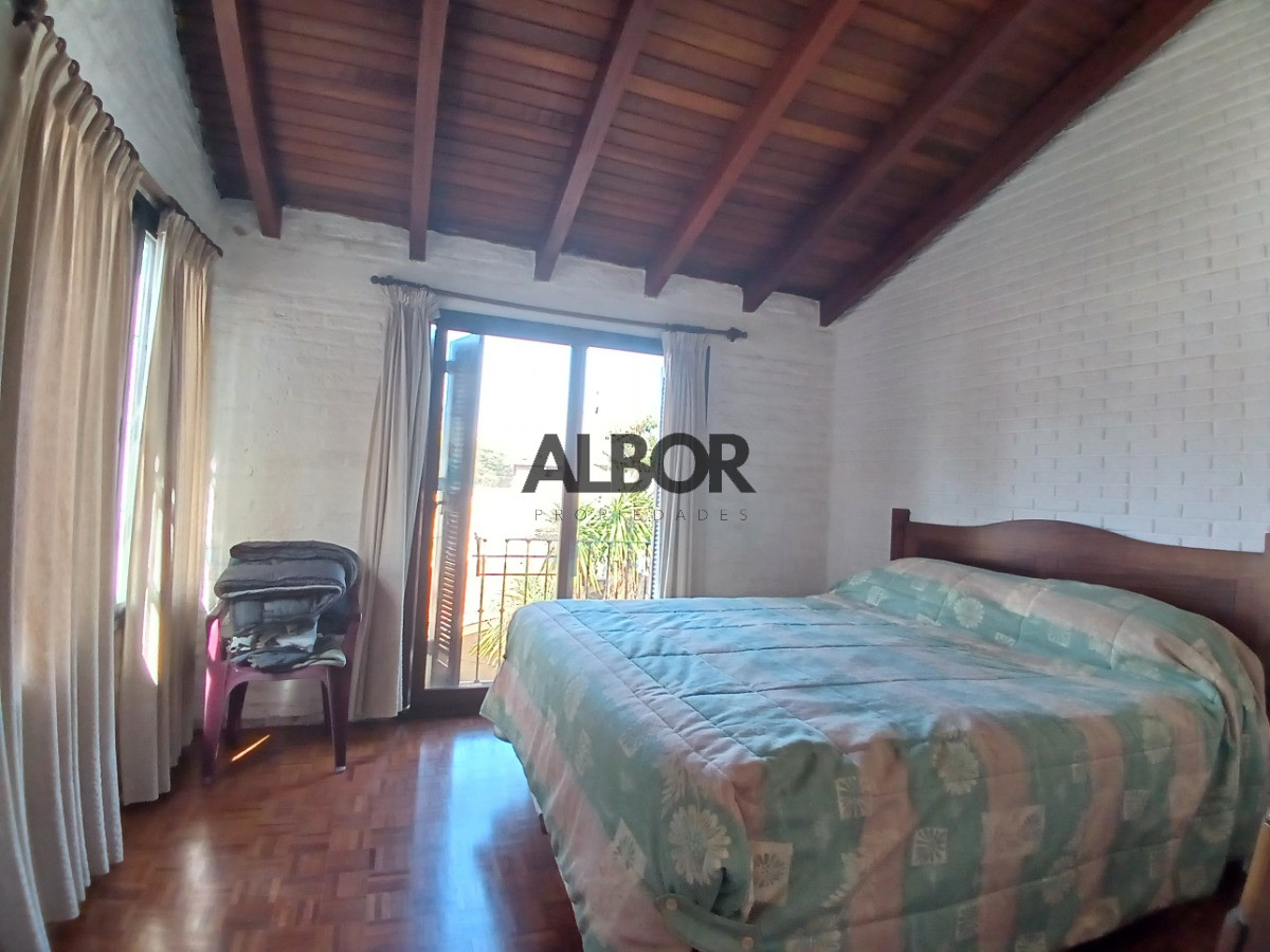 Casa ID.212 - Venta Casa Seis Dorms - Parque Batlle