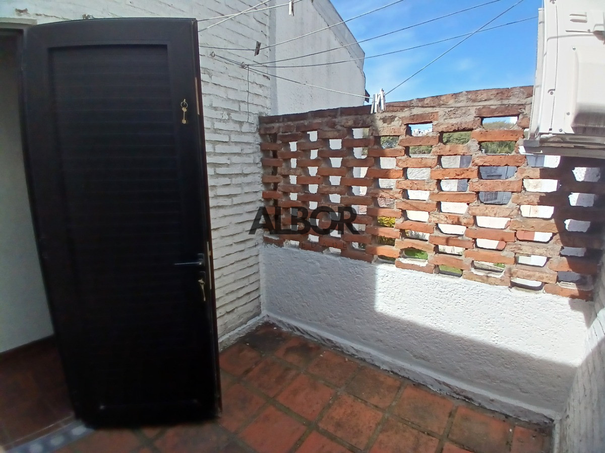 Casa ID.212 - Venta Casa Seis Dorms - Parque Batlle