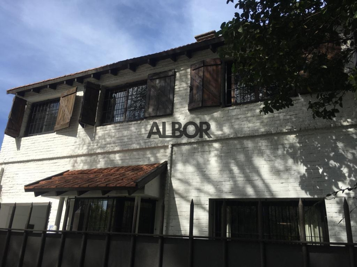 Casa ID.212 - Venta Casa Seis Dorms - Parque Batlle