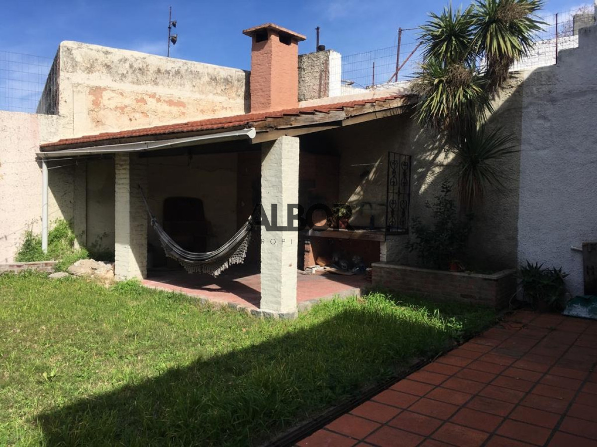 Casa ID.212 - Venta Casa Seis Dorms - Parque Batlle