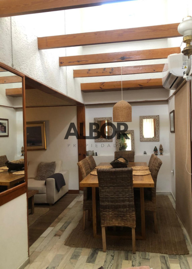 Casa ID.1478 - Alquiler casa ph 2 dormitorios + altillo - Punta Carretas