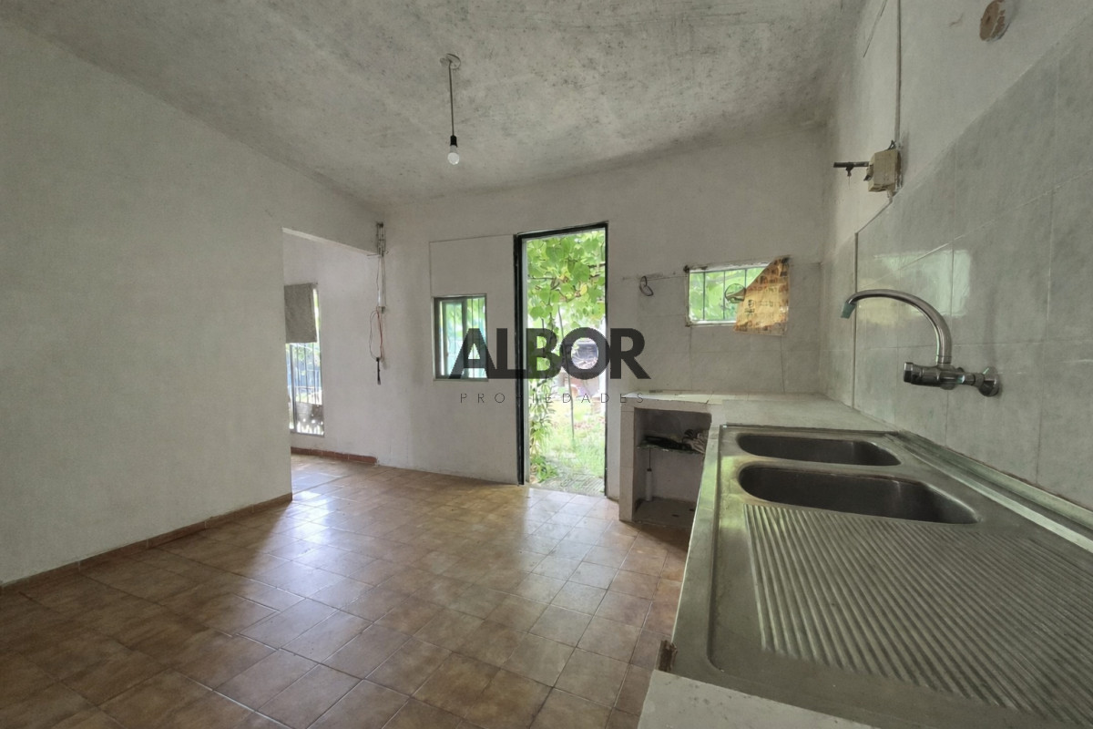 Casa ID.1212 - Venta casa 2 dormitorios - Patio - Frente - Parrillero - Santa Lucia - Canelones