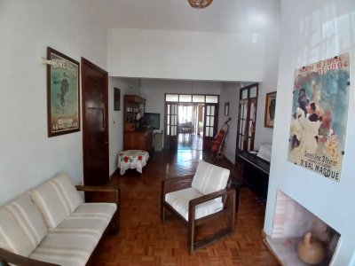 Venta Casa Seis Dormitorios - Parque Batlle