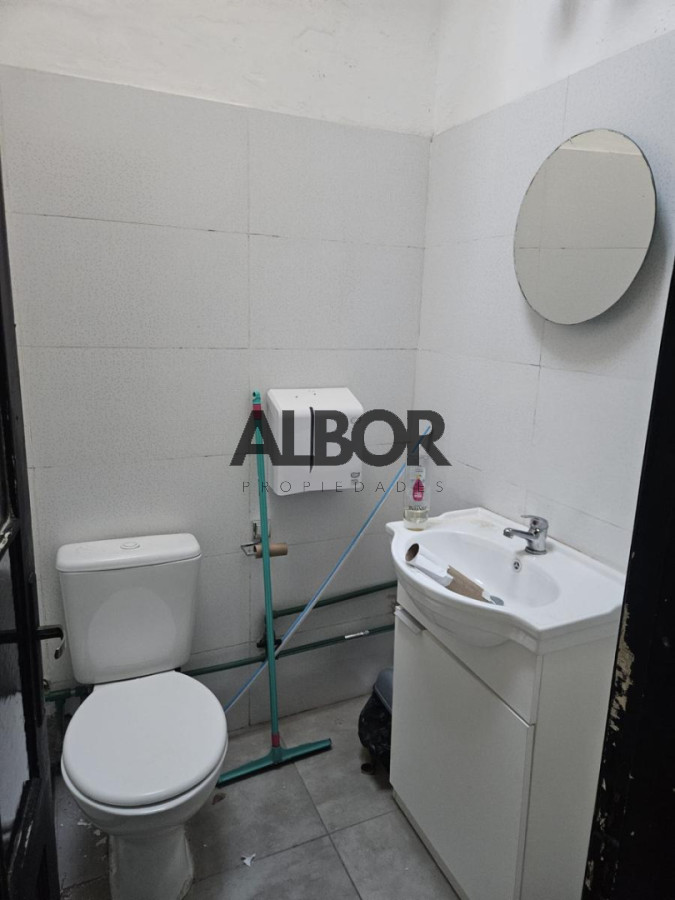 Local Comercial ID.1358 - Alquiler local comercial al frente 319 m² - Pocitos 