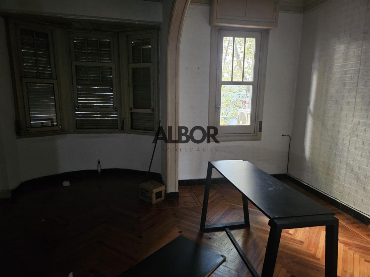 Local Comercial ID.1358 - Alquiler local comercial al frente 319 m² - Pocitos 
