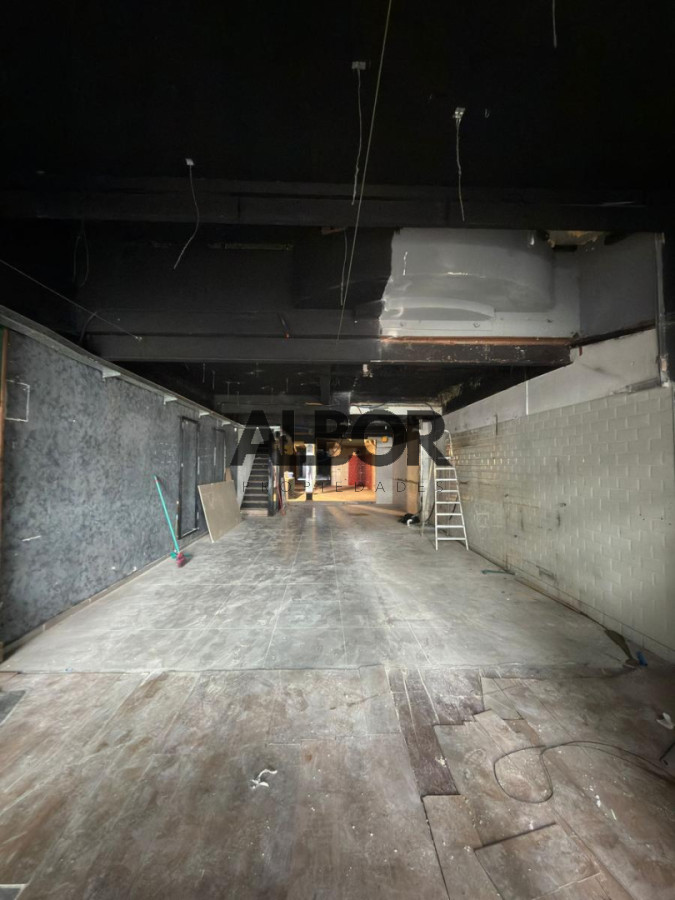 Local Comercial ID.1358 - Alquiler local comercial al frente 319 m² - Pocitos 