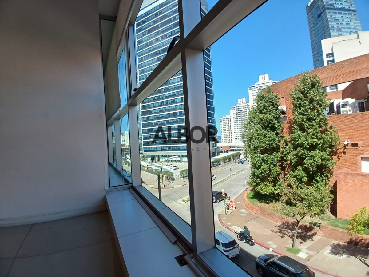 Local Comercial ID.534 - Alquiler  Oficina - World Trade Center - Pocitos