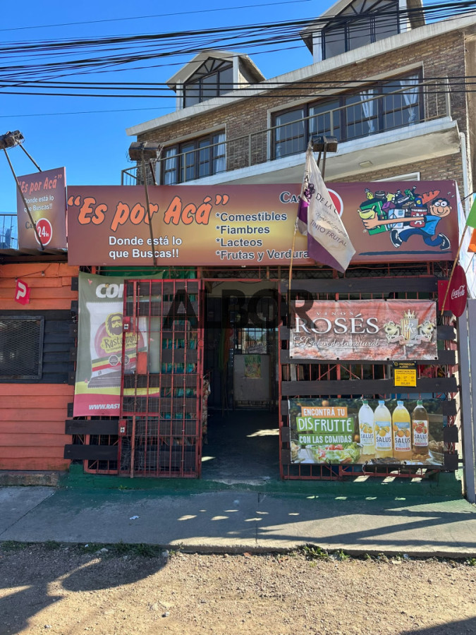 Local Comercial ID.1465 - Venta llave de negocio almacen 24 hs - buen fluido de clientela zona de alto transito