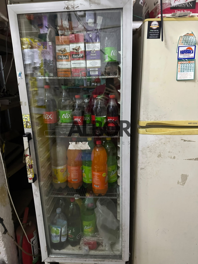 Local Comercial ID.1465 - Venta llave de negocio almacen 24 hs - buen fluido de clientela zona de alto transito