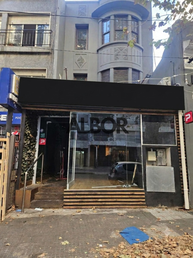 Local Comercial ID.1358 - Alquiler local comercial al frente 319 m² - Pocitos 